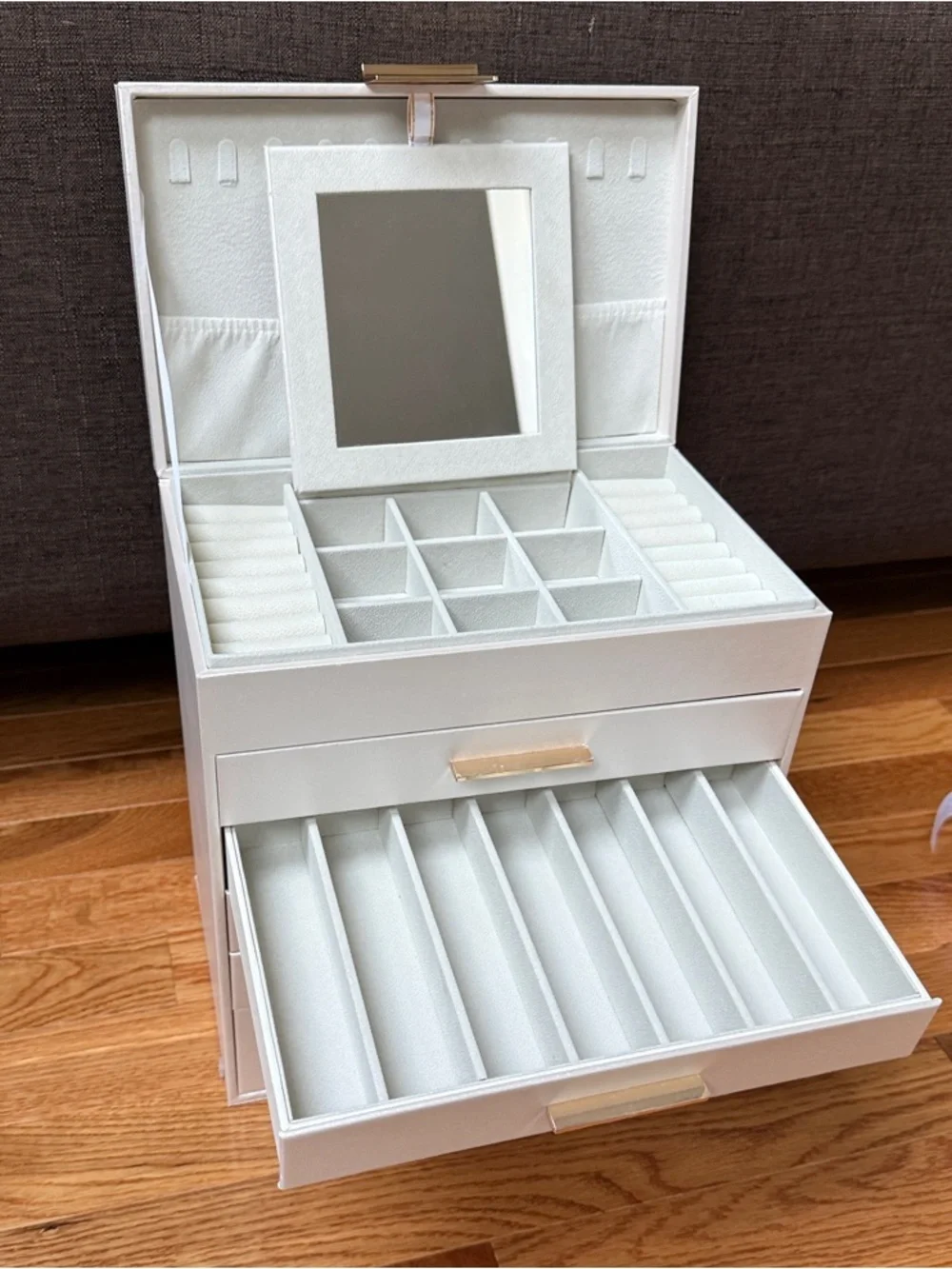 Jewelry organizer